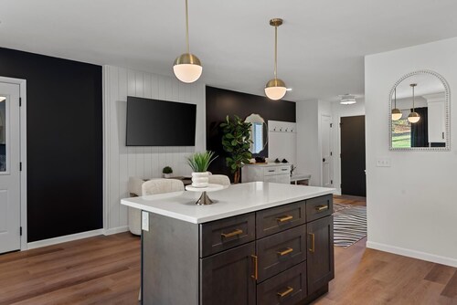 Top-Rated Premier Modern Getaway