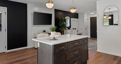 Top-Rated Premier Modern Getaway