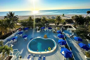 Pool - A Place You’ll Love Coming Back To! Outdoor Pool, Steps from Miami Boardwalk! (Miami Beach)