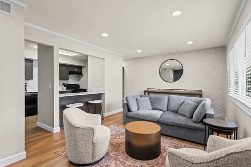 Newly Renovated Unit in Central Spfld! #303
