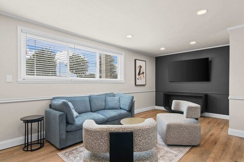 Newly Renovated Unit in Central Spfld! #101