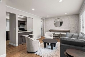 TV, offices - Newly Renovated Unit in Central Spfld! #203 (Springfield)