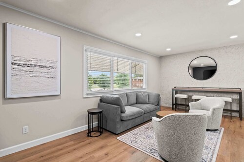 Newly Renovated Unit in Central Spfld! #304