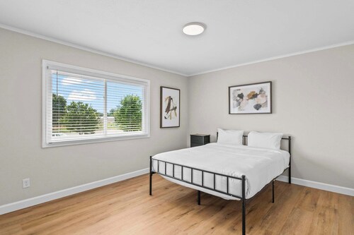 Newly Renovated Unit in Central Spfld! #301