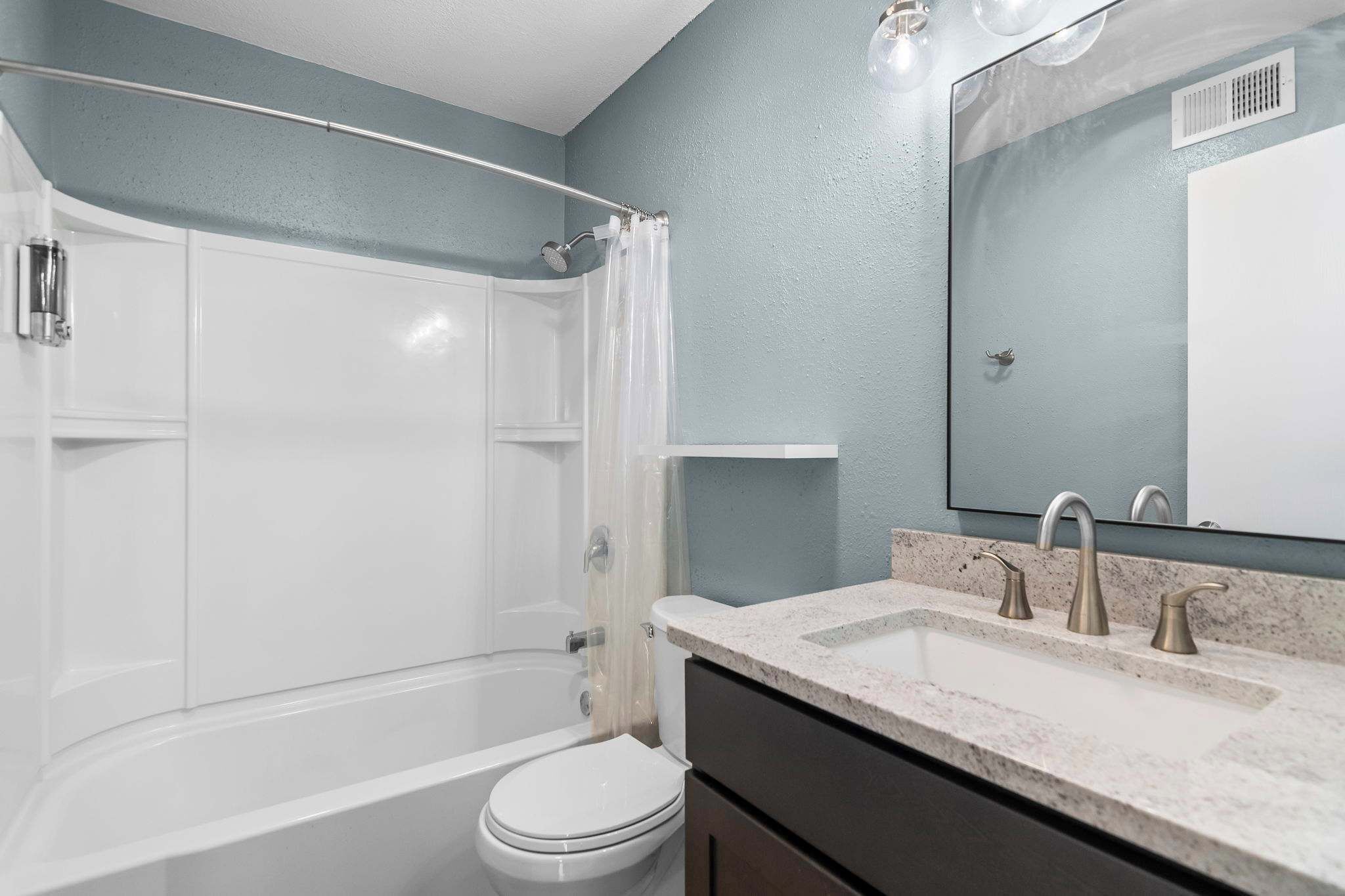 Shower, towels, shampoo