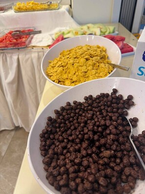 Breakfast buffet - Holiday Hotel (Erdemli)