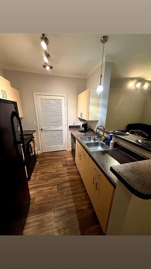 Paper towels - Cozy 2-bedroom apartment and 4min walking distance to Mercedes-Benz Stadium (Atlanta)