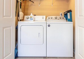 Hus - 3 sovrum - balkong - utsikt mot trädgården | Interiör