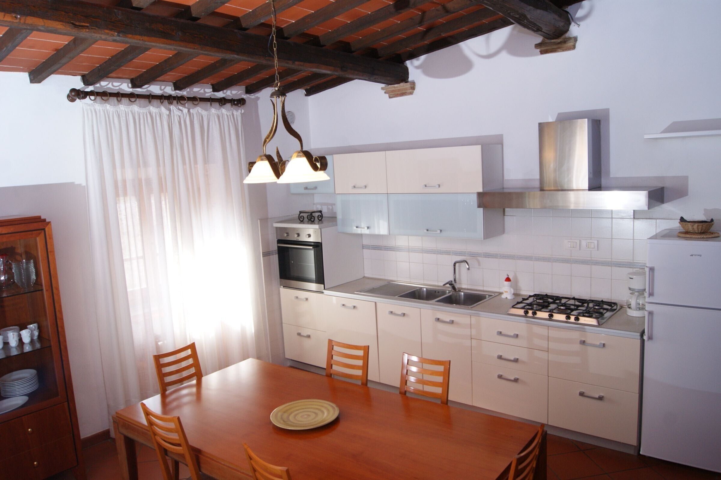 Macchina per tè/caffè, frigorifero, forno, piano cottura