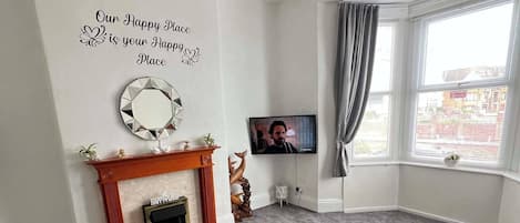 Apartment, 1 Bedroom | Living room