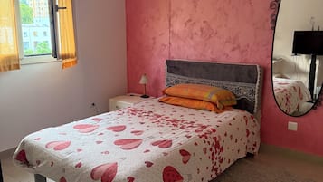 1 bedroom, WiFi, bed sheets