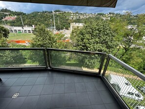 Property grounds - Cozy room in a new apartment, a 14-minute bus ride from Lugano city center. (Lugano)