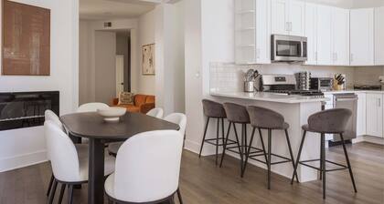 Penthouse Designer Loft 4W | GoldCoast/River North