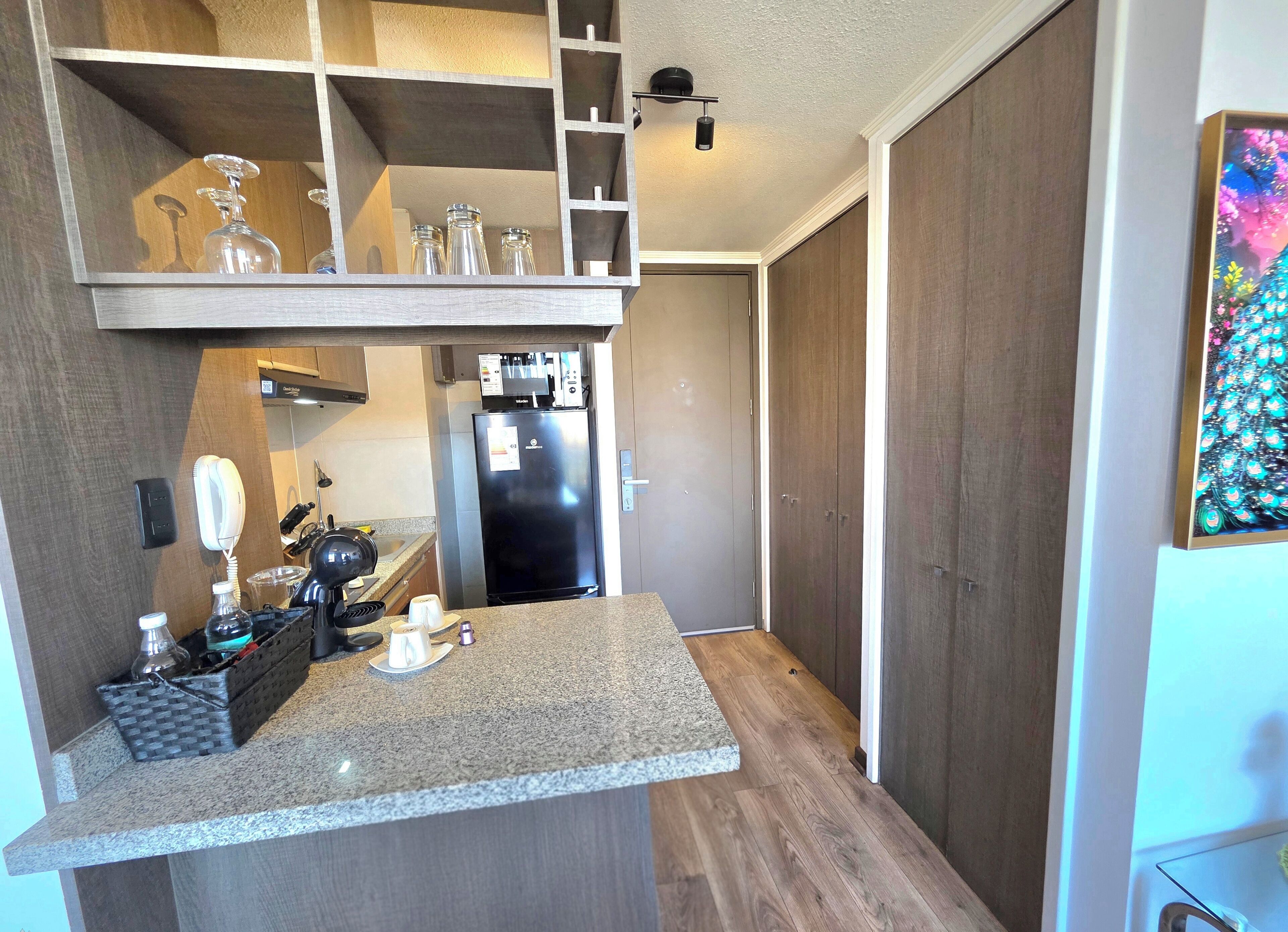 Apartamento executivo, sacada, vista para a montanha | Cozinha privada