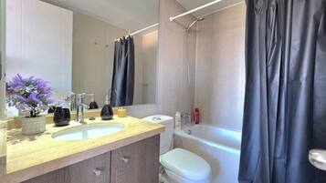 Executive Apartment, Balcony, Mountain View | Bathroom
