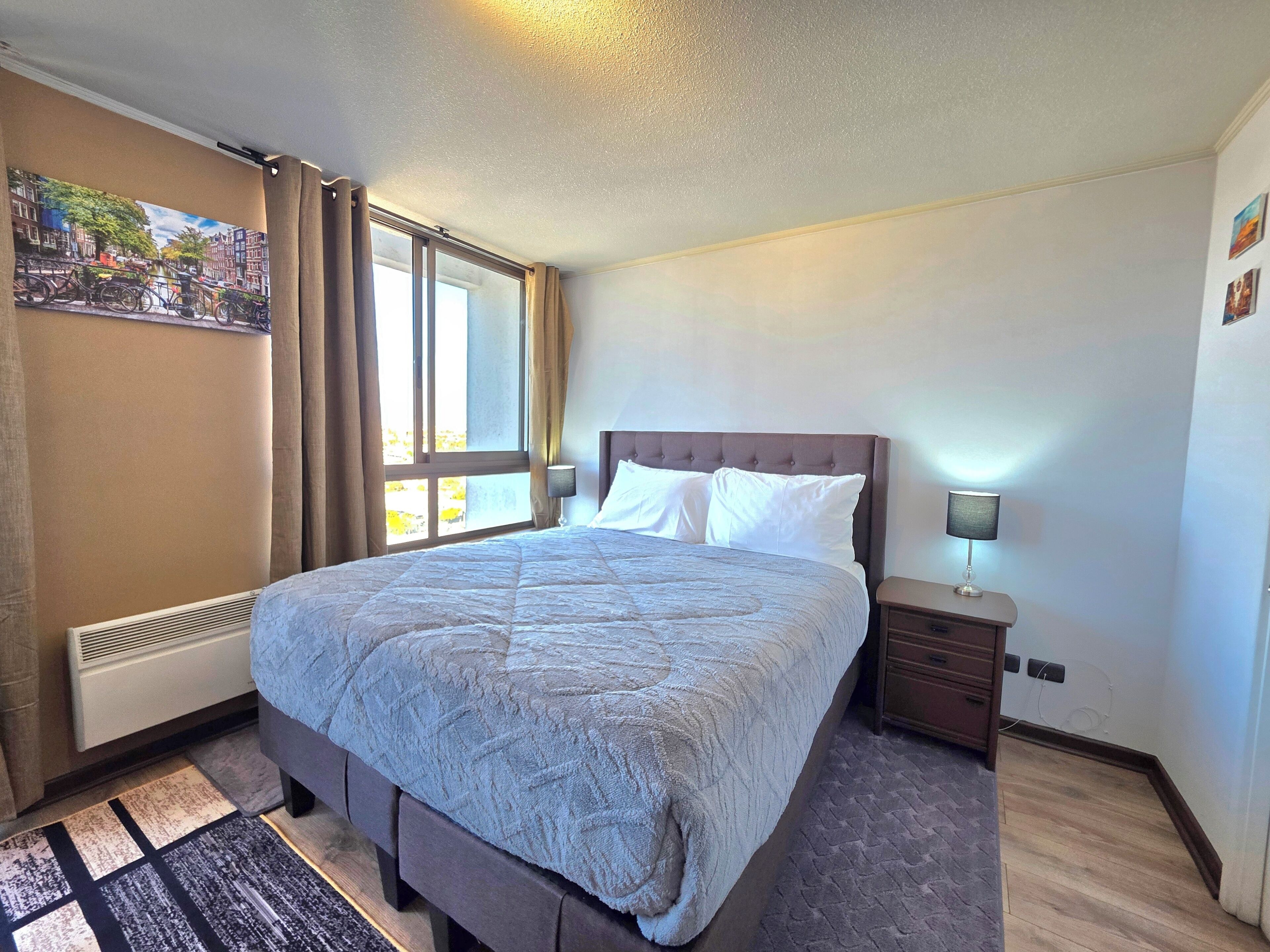 Apartamento executivo, sacada, vista para a montanha | Cortinas blackout, ferros/tábuas de passar roupa, Wi-Fi de cortesia