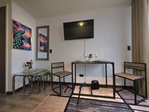 Apartemen Eksekutif, balkon, pemandangan gunung | Tempat makan