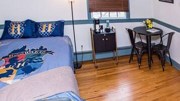 1 quarto, Wi-Fi de cortesia, roupa de cama