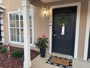 Exterior detail - Charming 2-bedroom condo in relaxing Starkville neighborhood! Great location!! (Starkville)