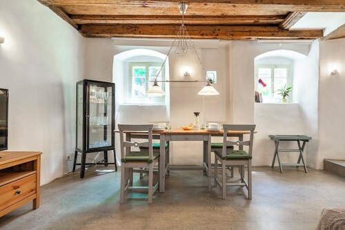 Historic Lake-Loft with garden /Zürich/Luzern /Zug
