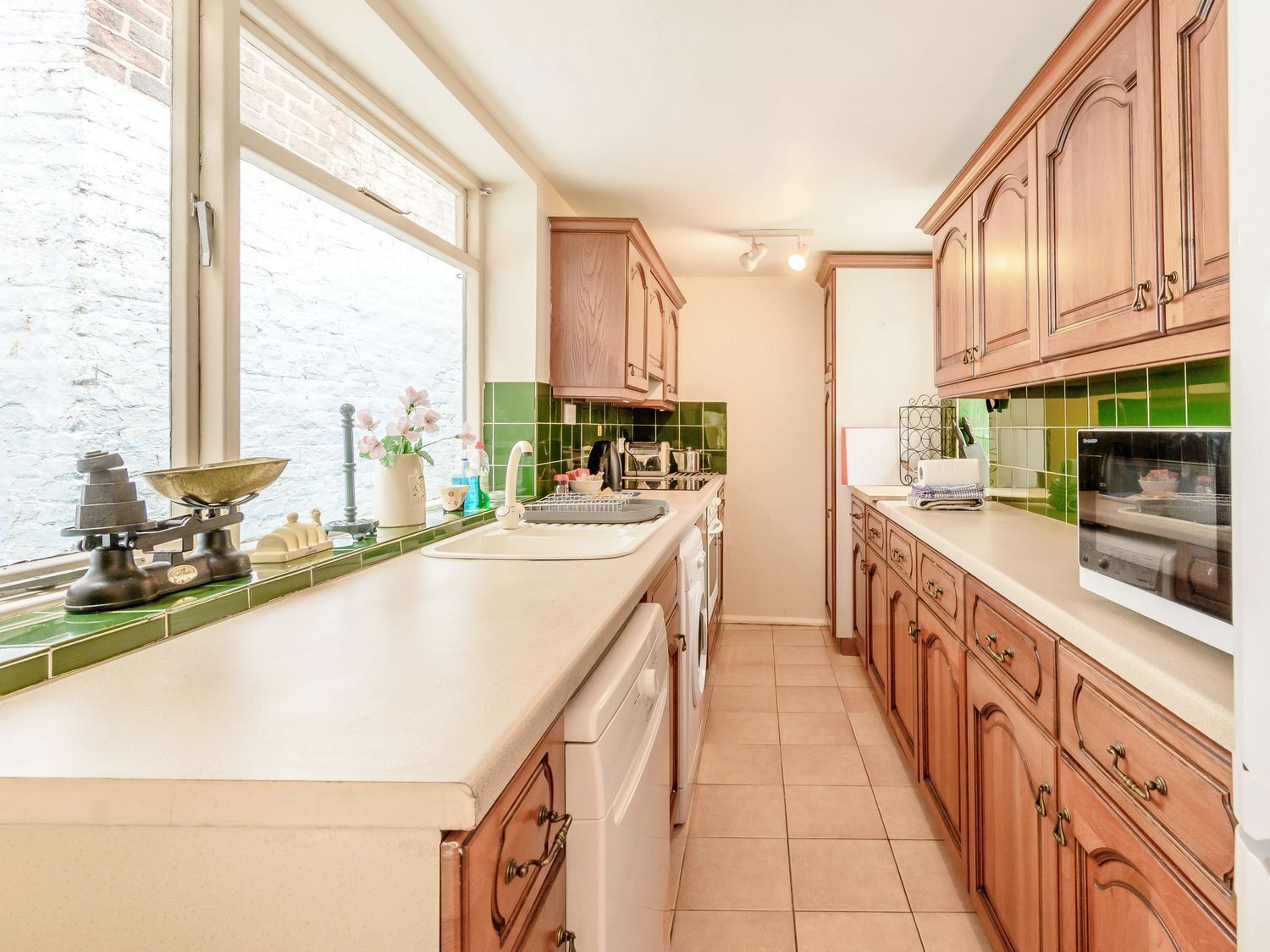 Dishwasher, cookware/dishes/utensils