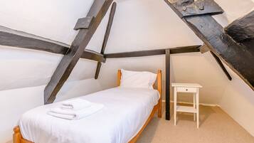 4 bedrooms, WiFi (free), individually decorated, individually furnished