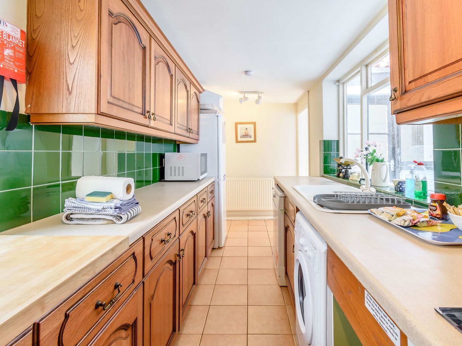 Dishwasher, cookware/dishes/utensils