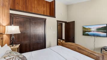 Escritorio, wifi y ropa de cama