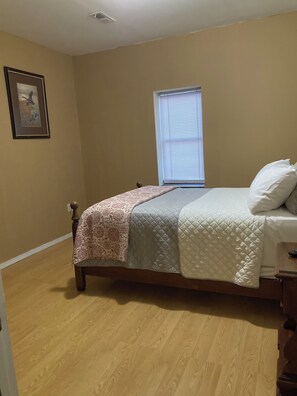 3 bedrooms, iron/ironing board, travel crib, WiFi (free)