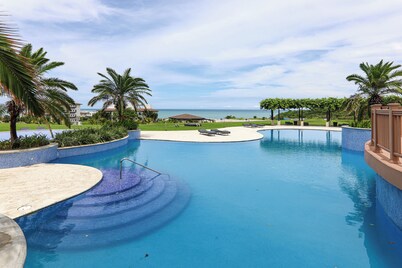 Casamar Penthouse • Calm & Spacious Retreat • Pools + Beach Cabanas
