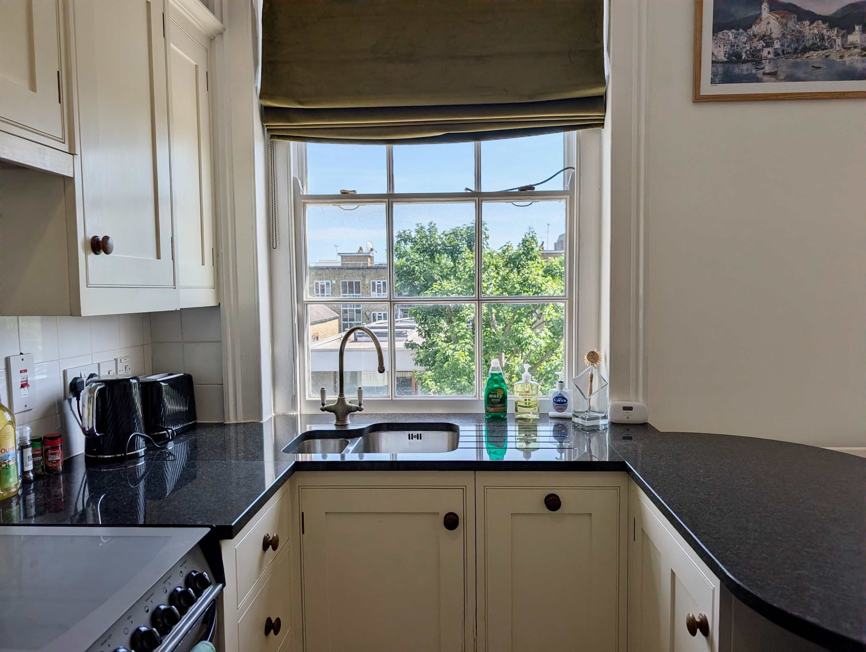 Fridge, oven, stovetop, dishwasher