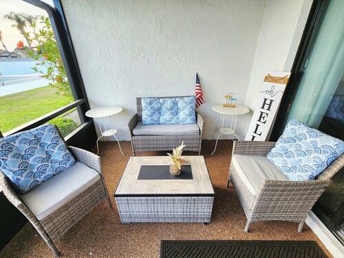 Charming Poolside Villa in Sun n' Lakes Sebring