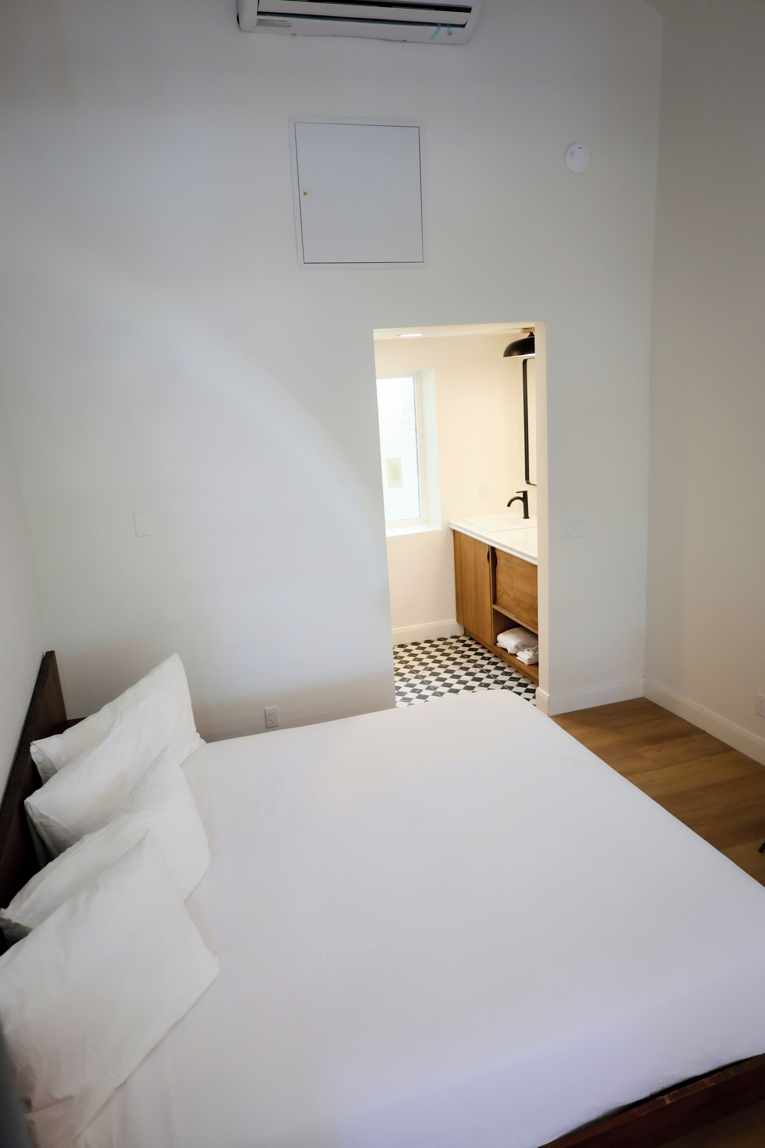 Kamar Single, 1 Tempat Tidur King, difabel mobilitas, Hewan Peliharaan Diizinkan | Interior