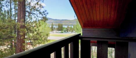 Premium Loft, Lake View | Property grounds