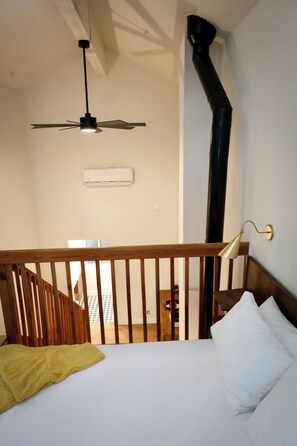 Loft luxo, sacada, vista para o lago | Cortinas blackout, Wi-Fi de cortesia