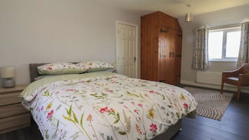 2 bedrooms, WiFi (free), individually decorated, individually furnished