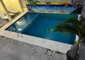 Comfort-Doppel- oder -Zweibettzimmer, eingeschränkter Meerblick | Pool