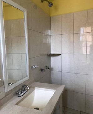 Comfort Double or Twin Room, Partial Ocean View | Bathroom | Hair dryer, towels, soap, shampoo - Angel Boutique (Acapulco)