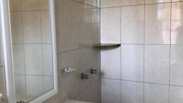 Comfort Double or Twin Room, Partial Ocean View | Bathroom
