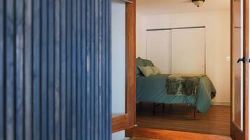 2 chambres, fer et planche à repasser, Wi-Fi gratuit, draps fournis