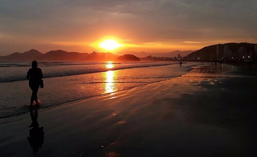 Refúgio exclusivo frente mar no Gonzaga em Santos/SP