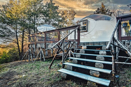 Delightful off-grid geodesic dome in charming Greeneville perfect for getaway