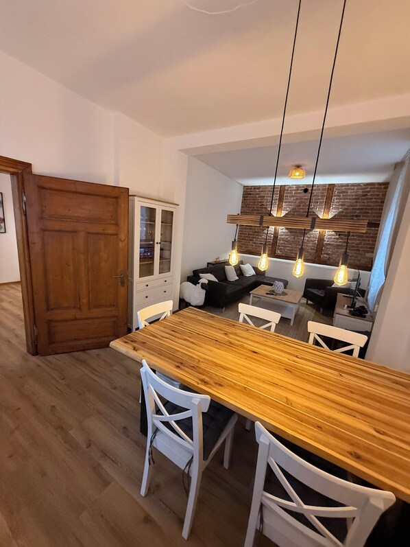 Dining - Old roots. New comfort. "Schnuckenstube" - centrally located in the village. (Winsen (Aller))