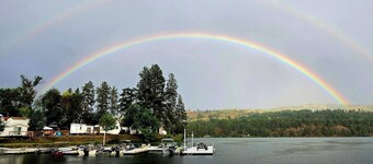 Charming 1BR Cabin on Curlew Lake – 2 Queen Beds, Full Bathroom + A/C