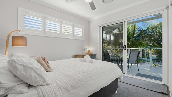Iron/ironing board, travel cot, free WiFi, bed sheets - Palms by the Bay by Experience Jervis Bay (Huskisson)