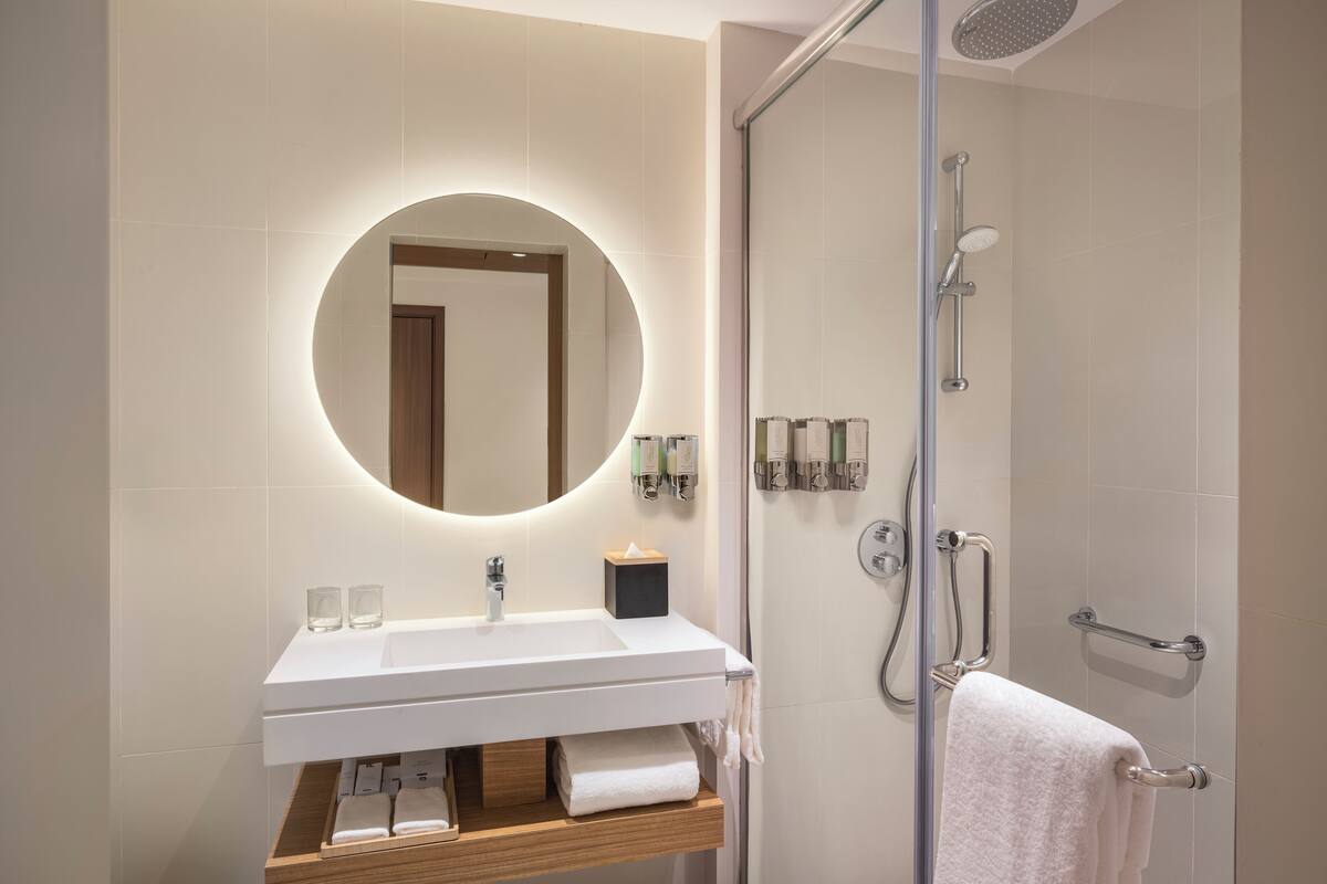 Minibar, két bảo mật tại phòng, màn/rèm cản sáng, phòng cách âm 