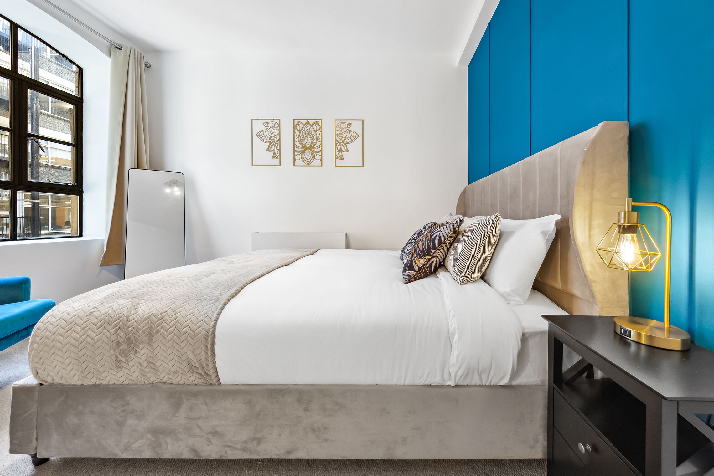 Deluxe Apartment
