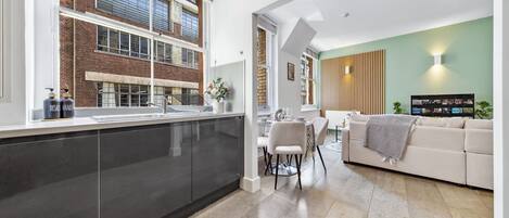 Deluxe Apartment | Interior