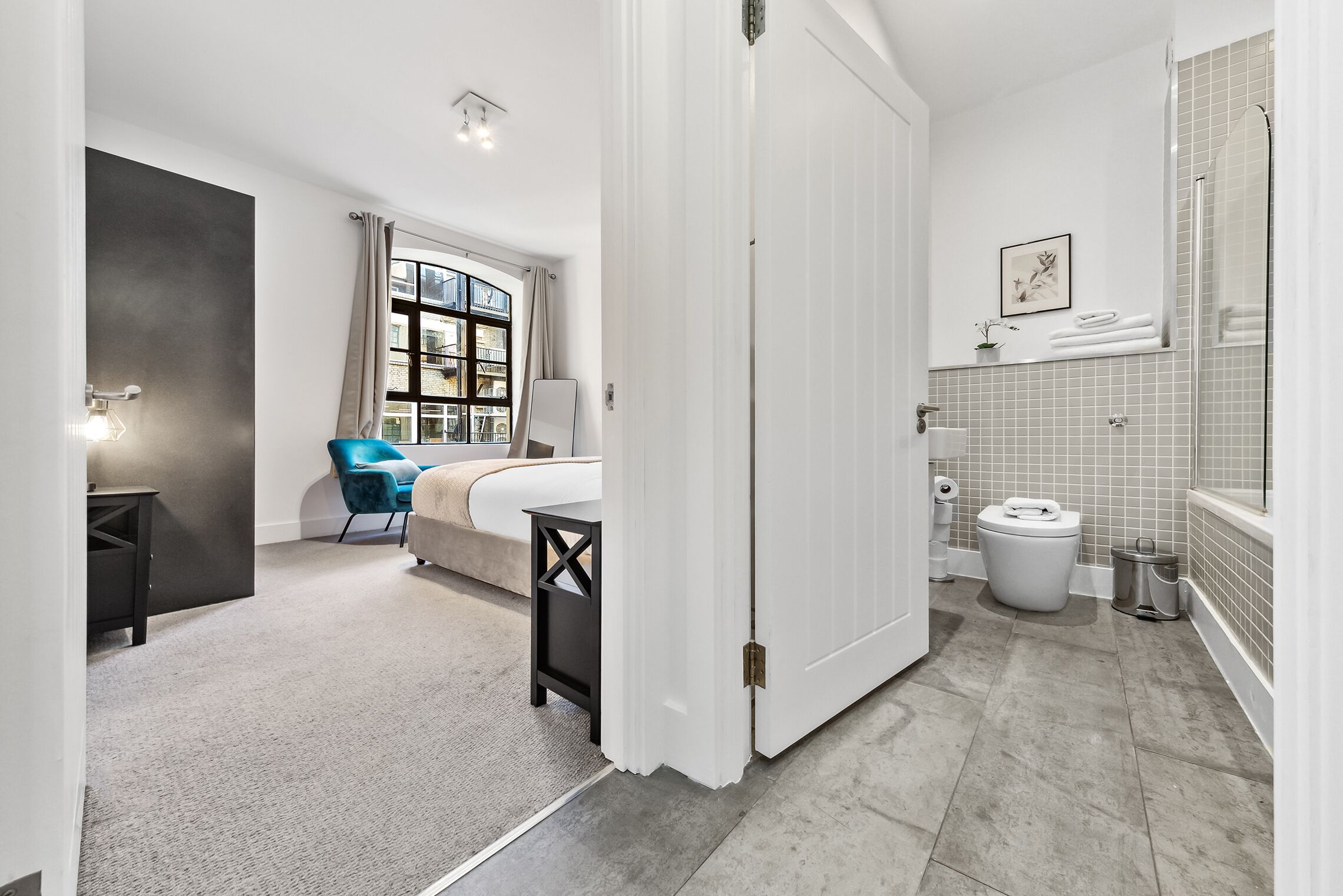Deluxe Apartment