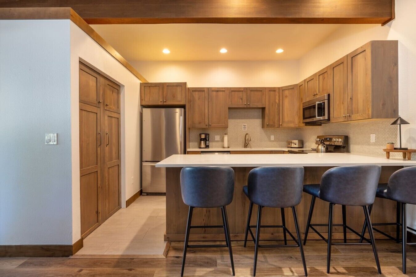 Refrigerador, microondas, horno, placa de cocina